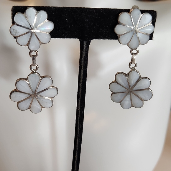 zuni double pawn flower vintage mother of pearl sterling silver clip earrings - Picture 2 of 9